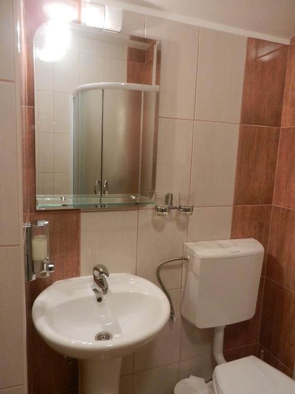 Guesthouse Ellite Požarevac Oda fotoğraf